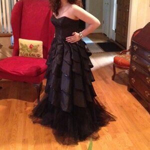 Black Betsey Johnson tiered ball gown prom dress formal NWT Size 6